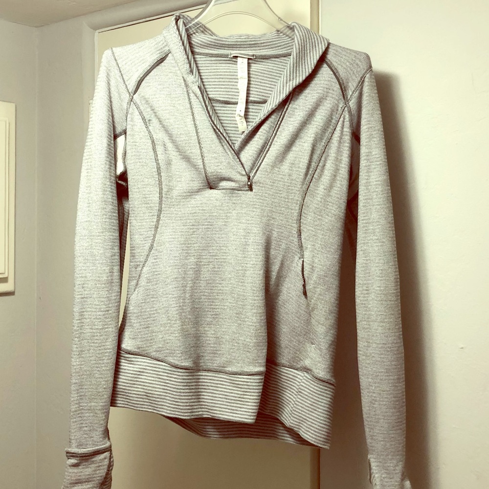 Lululemon Grey Pullover sweatshirt size 8